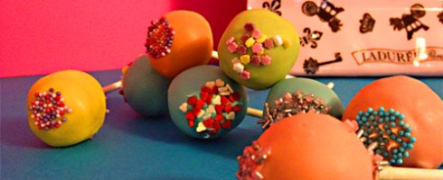 Des cakes pops colorés !!